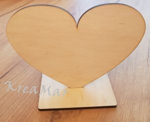 Drevené srdce na podložke (180x130x5mm)